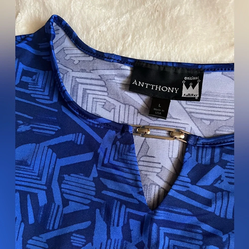 Antthony Blue Print Women’s Split Neck Top Sz L - Picture 3 of 6